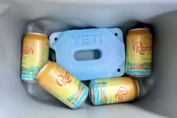 Yeti Ice Pack s nápoji