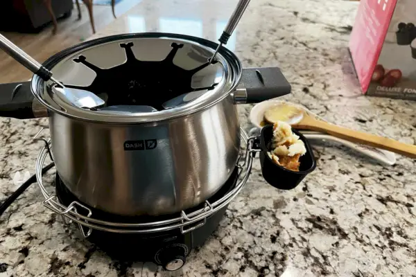 Fondue Maker Dash Deluxe (DFM250GBGY04)