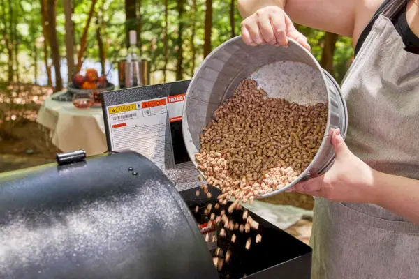 Traeger Ranger 휴대용 그릴에 펠릿 추가