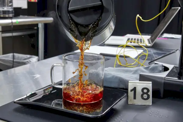 Café servido na cafeteira Technivorm Moccamaster KBGV de 10 xícaras