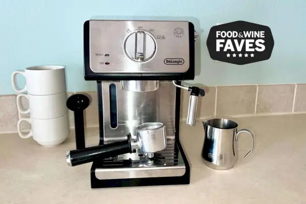 Esta asequible máquina de café expreso De'Longhi me ha ahorrado más de $1000